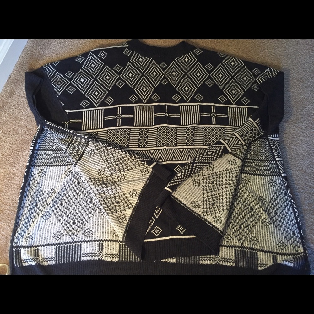 HM Poncho - Picture 2 of 3