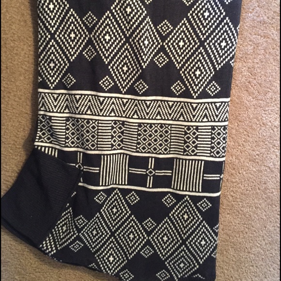 HM Poncho - Picture 3 of 3