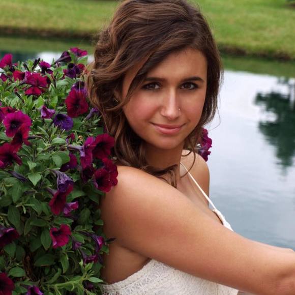 Meet your Posher, Paige - Picture 1 of 1