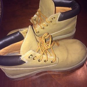 Waterproof high sneakers