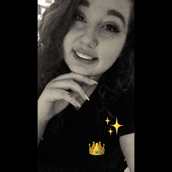 ✨👑 Meet your Posher 👑✨ - Picture 4 of 4