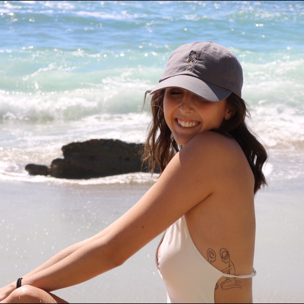 Meet your Posher, Avery