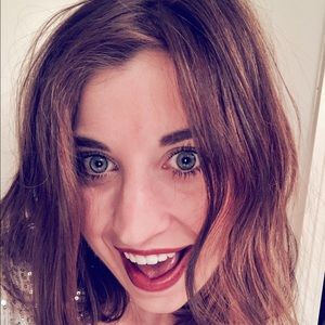 Meet your Posher, Cayla