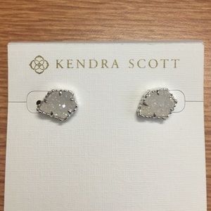 NWT Kendra Scott earrings