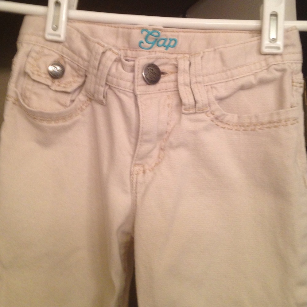 Girls size 6 khaki, cuffed capri's by Gap. EUC