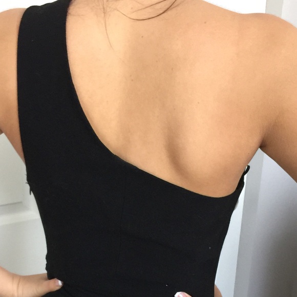 Gorgeous black halo one shoulder cocktail dress! - Picture 2 of 4