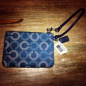 NWT COACH Ashley Dotted Opt Art Wristlet