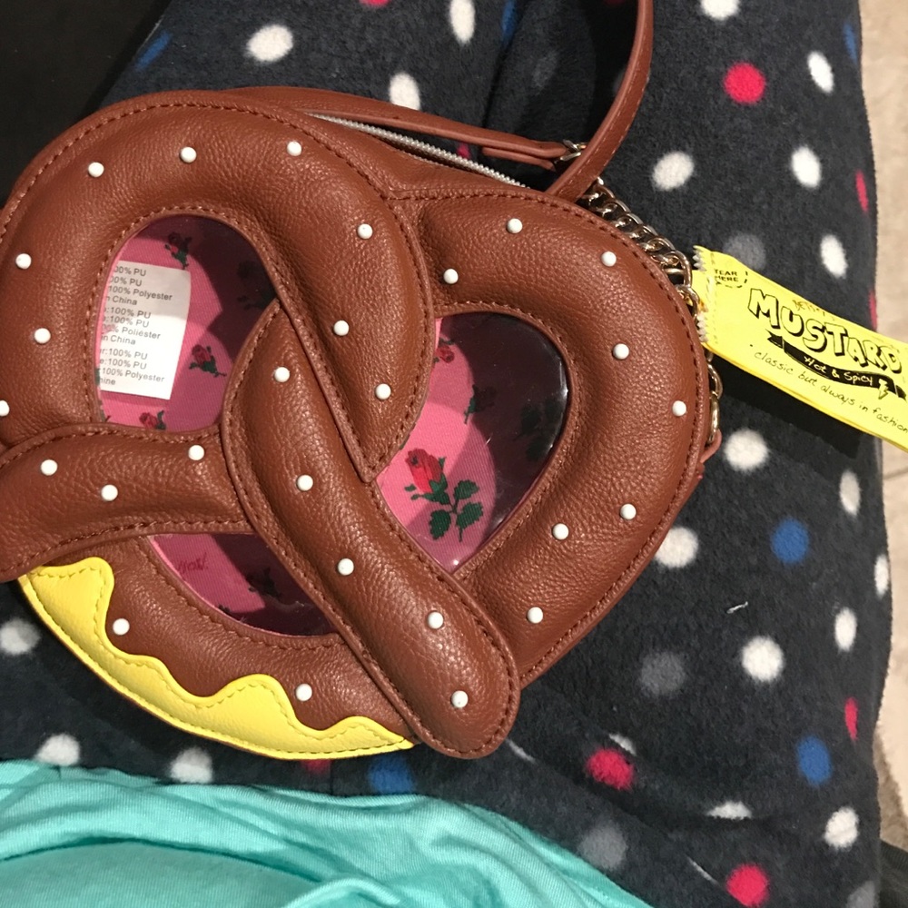 Betsey Pretzel Purse