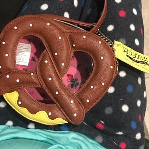 Betsey Pretzel Purse