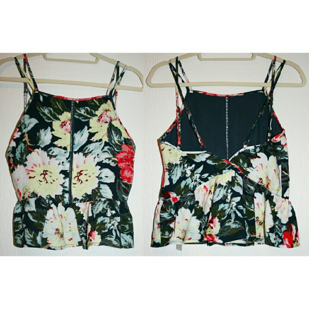 MINKPINK Tropical Floral Print Peplum Top NWT - Picture 2 of 4