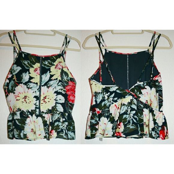 MINKPINK Tropical Floral Print Peplum Top NWT - Picture 2 of 4