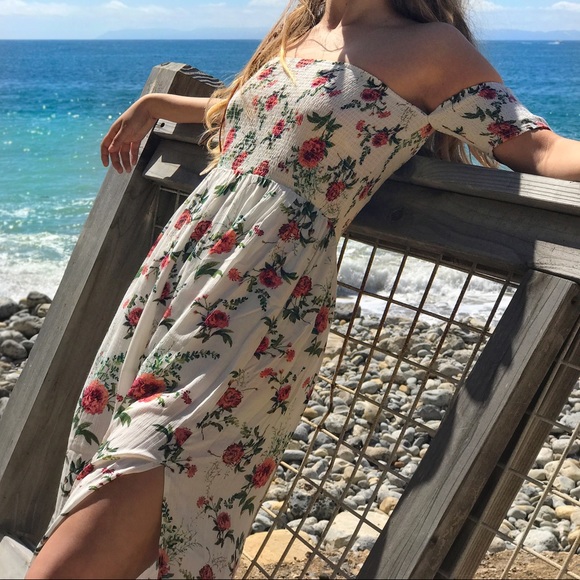 Floral Maxi Dress - Picture 3 of 6