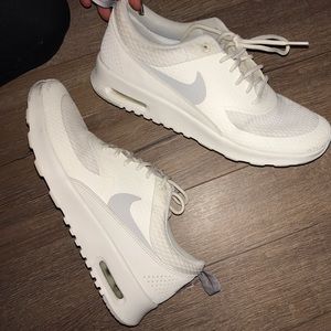 White Nike air max shoes