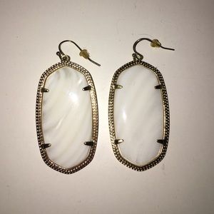 Kendra Scott Elle white pearl
