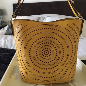 🌈 NWOT, Gorgeous laser cut purse 🎆