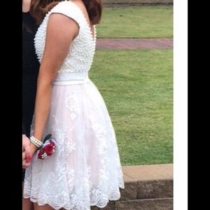 White short dress with pearls and lace