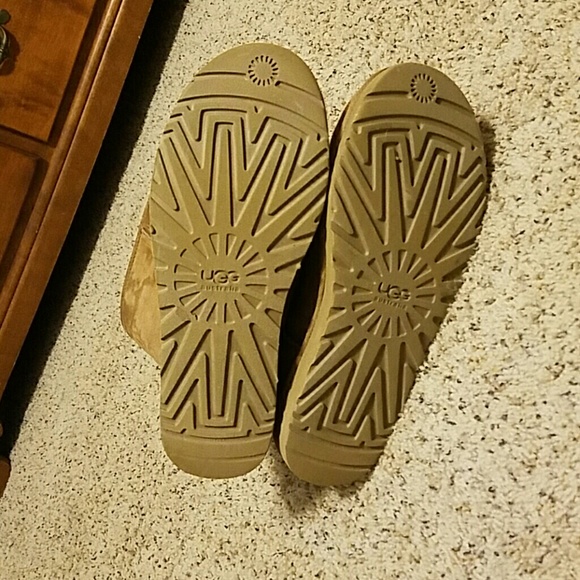 Uggs - Picture 2 of 3