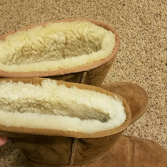 Uggs - Picture 3 of 3