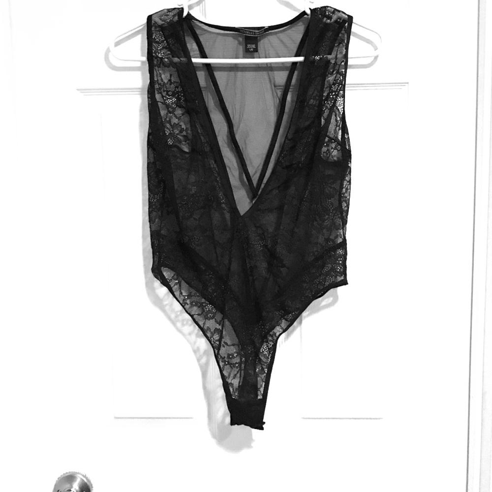Victoria's Secret black lace teddy ❤️