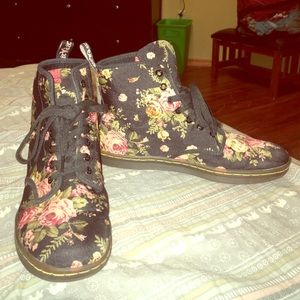 Doc Martens SHORDITCH (floral)