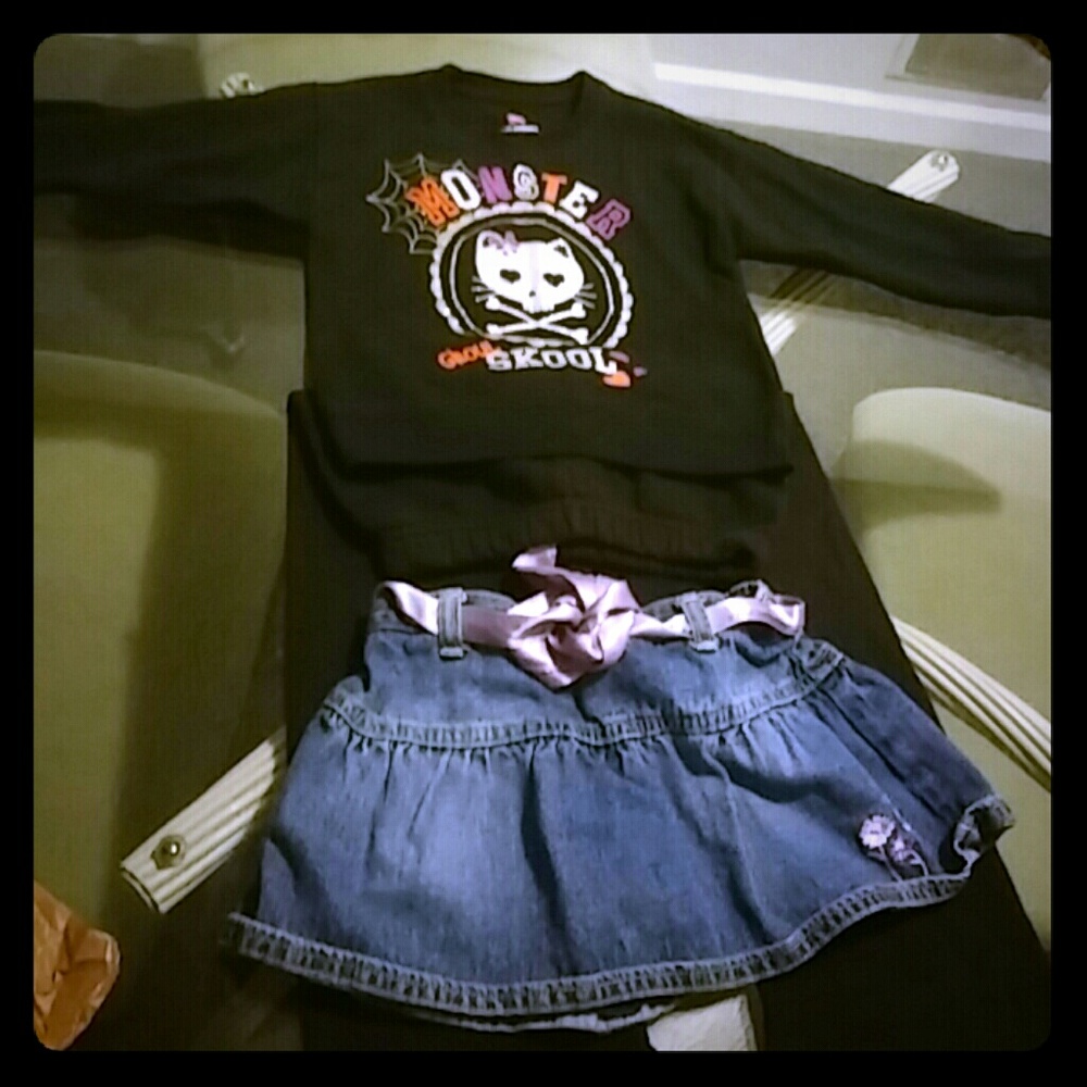 Hanes xs sweat top/ Garnimals 5t pants & skort