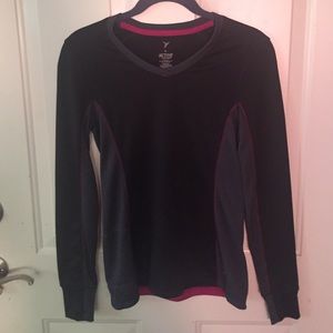 Old Navy Active top w/ thumbholes & hidden pocket