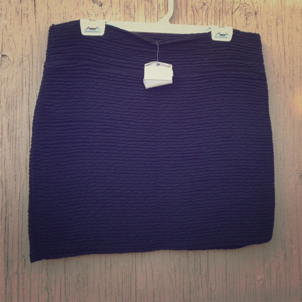 Black cotton on skirt