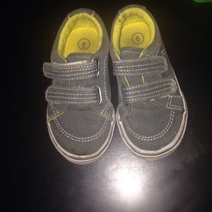 Kids shoes size 6 great condition
