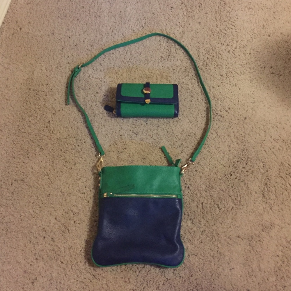Charming Charlie purse and wallet set