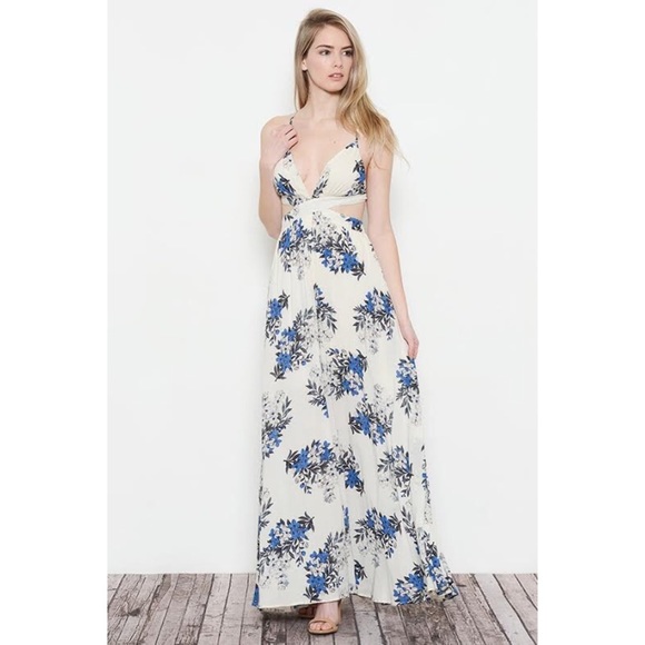 LAST 1️⃣ Cut Out Maxi Dress - Picture 3 of 7