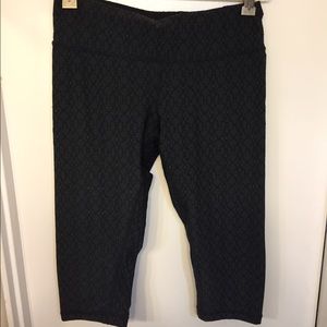 Prana yoga pants to the knee size small