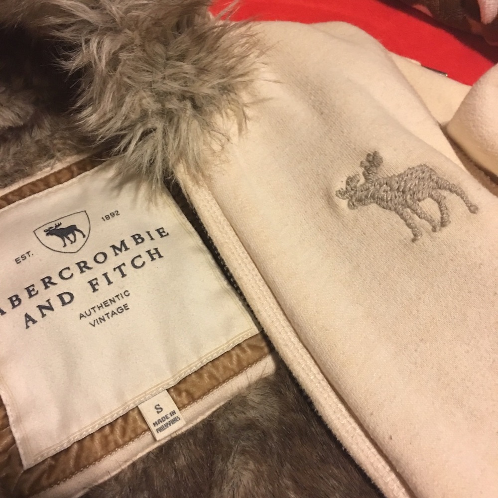 Abercrombie & Fitch fur hooded sweatshirt
