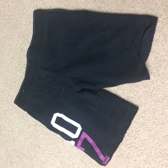 Shorts - Picture 2 of 3