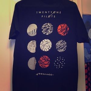 Large twenty one pilots tee |-/