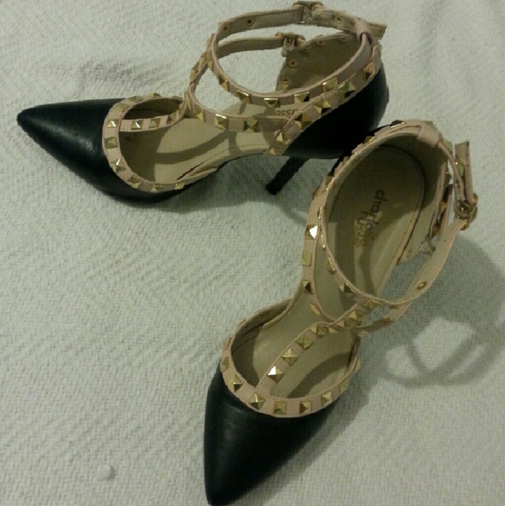 💥 SOLD💥 Black and Tan Studded Heels