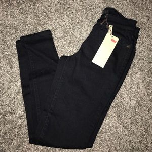 Levi black jeggings