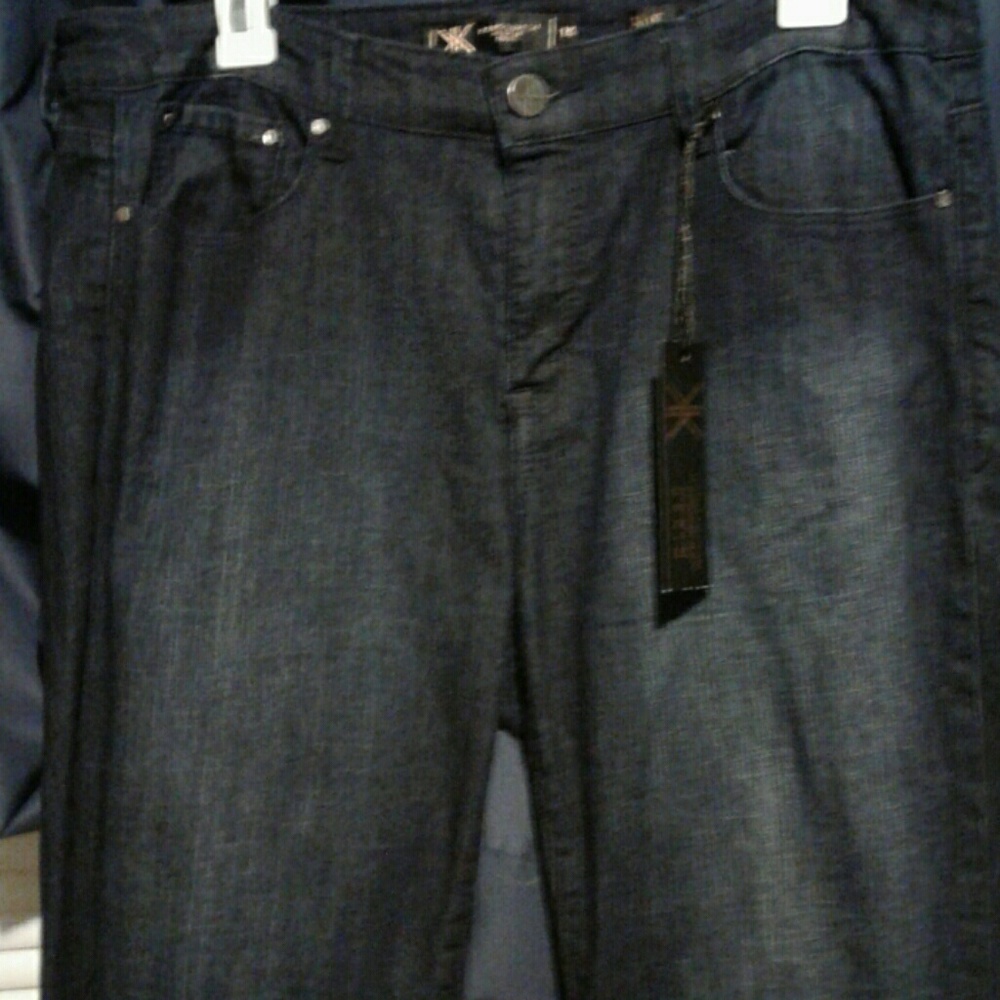 Jeans - Picture 2 of 3