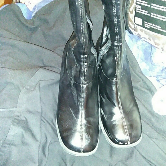 GoGo Boots - Picture 2 of 3