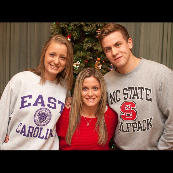 Meet your posher!! - Picture 2 of 3