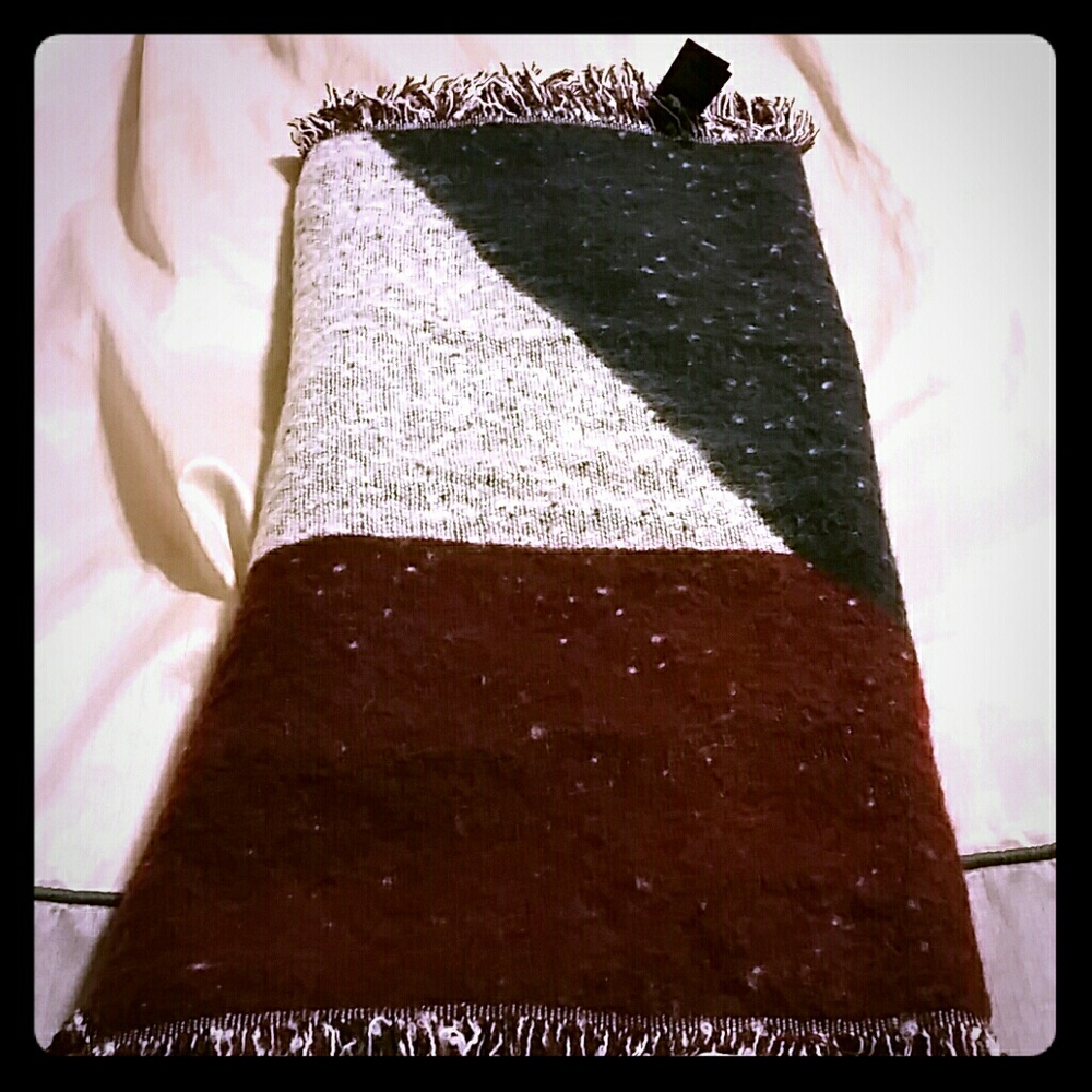 Navy,  white,  blue speckled blanket scarf