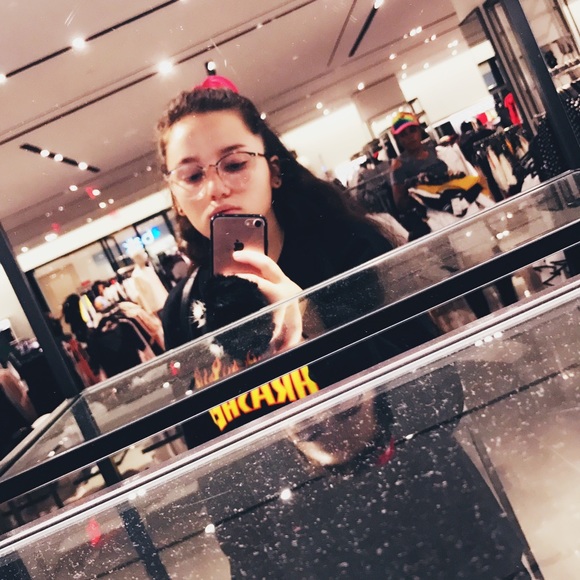 Meet your Posher, Julia - Picture 1 of 3