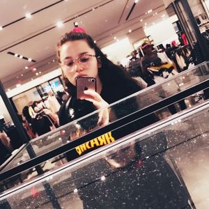 Meet your Posher, Julia