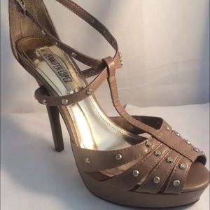 Jennifer Lopez high heels