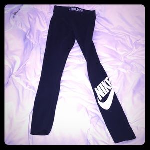 Women's Nike workout leggings NEVER WORN