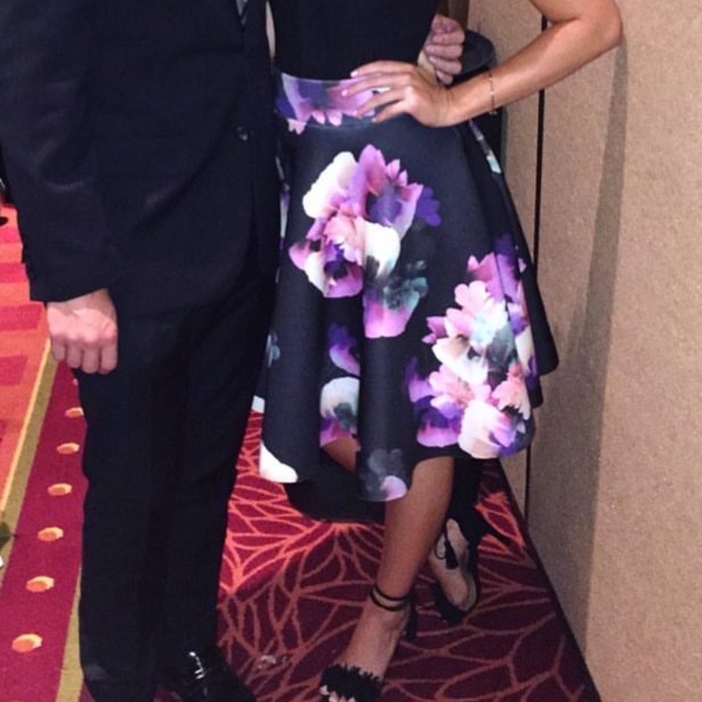 Thick flowered skirt