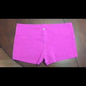 Lululemon size 10 boogie shorts