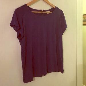 T-shirt with back zip.
