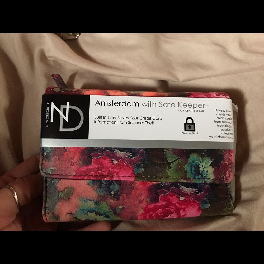 New Directions Amsterdam wallet