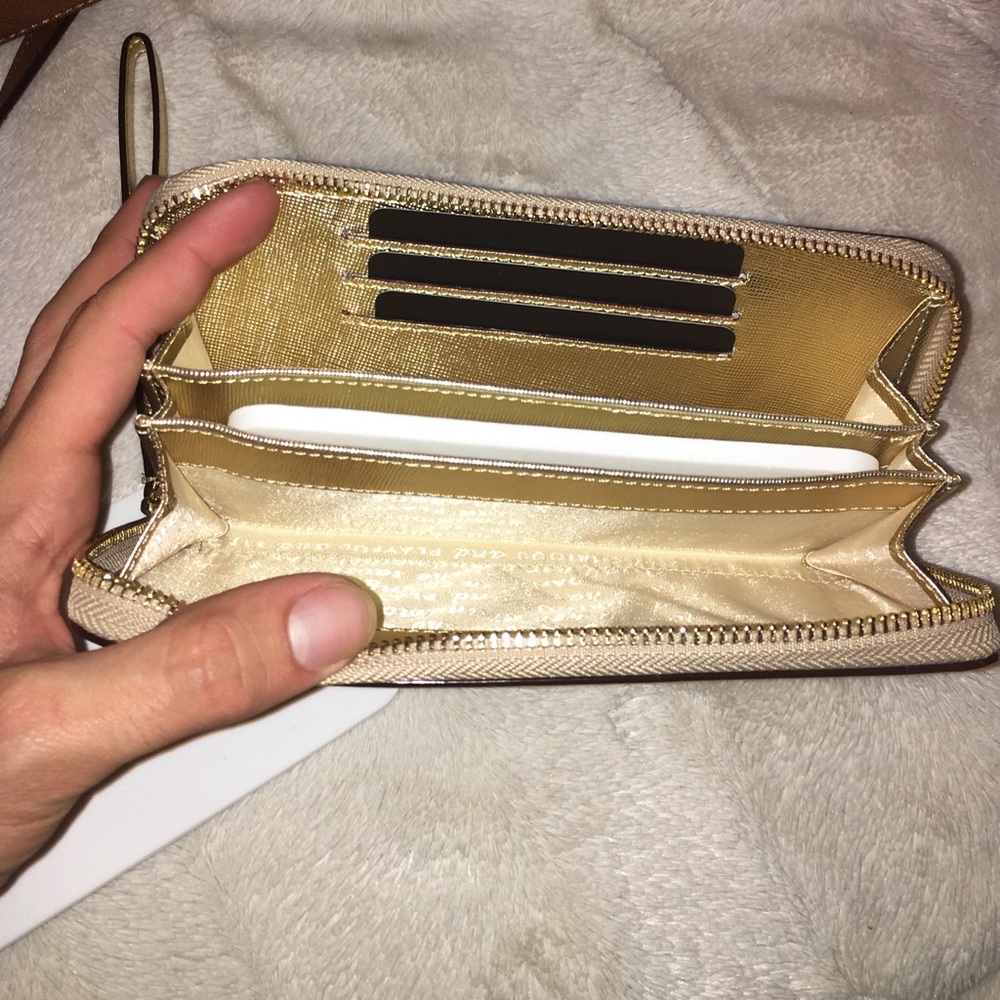 Kate Spade Wallet - Picture 4 of 4