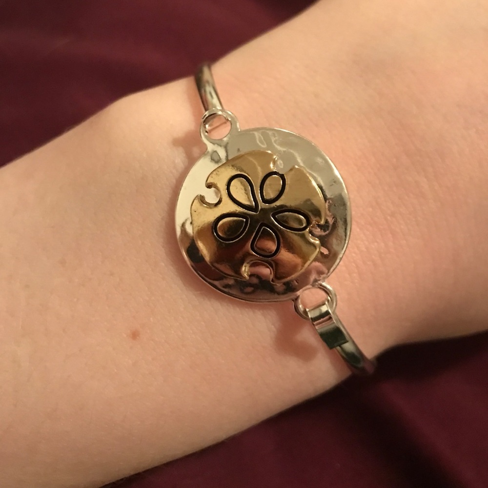 NEW Sanddollar Cuff